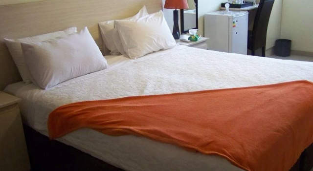 Emthonjeni Bed & Breakfast, Rezervasyon Otel Krugersdorp West Rand