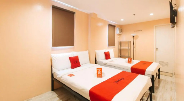 Семейный номер Standard RedDoorz at Hotel Rosemarie
