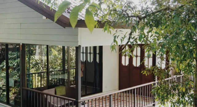 Бунгало с красивым видом из окна Rock and Tree House Resort