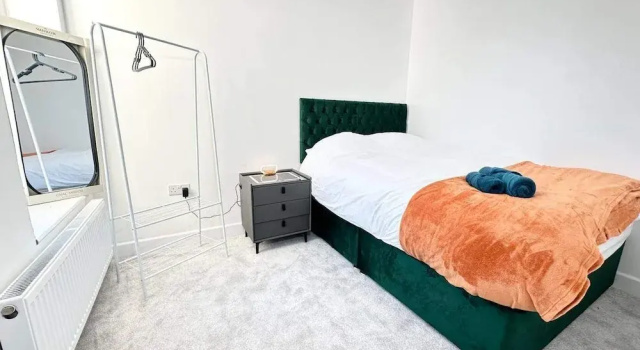 Southsea 5-bed Seaside Retreat- Sleeps 11 & Garden, Забронировать Отель Отели Хэмпшир 3 звезды, 3*