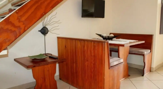 Flamingo Holiday Apartments