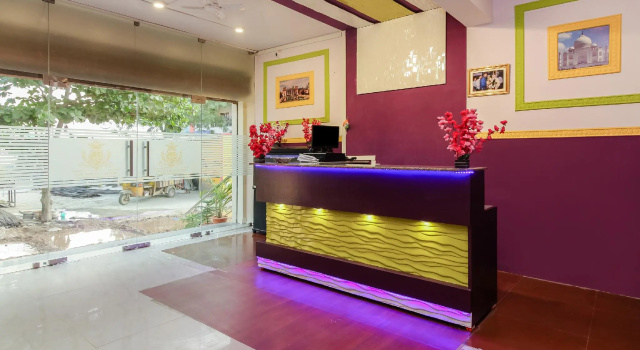 Hotel Golden Inn by OYO Rooms, Забронировать Отель Отели Hyderabad Region с парковкой, Парковка