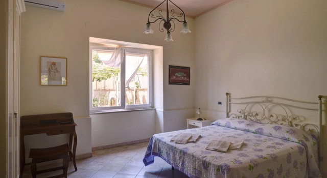 Holiday House The Red Cat, Varaa Lomakoti Trecase Campania