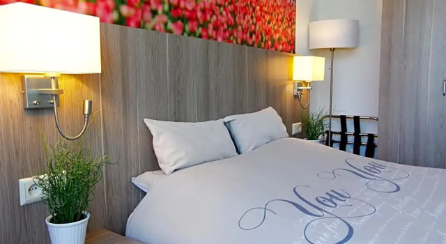 Номер Economy Hotel and Restaurant van Saaze - Free Parking