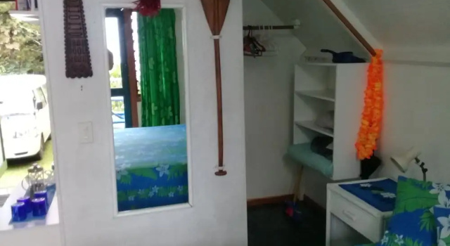 Двухместное бунгало с балконом и с видом на залив Twin Waters Beach Baches