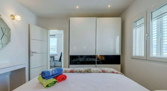 Apartment in Arbanija With Terrace, Забронировать Апартаменты/квартира Арбания 