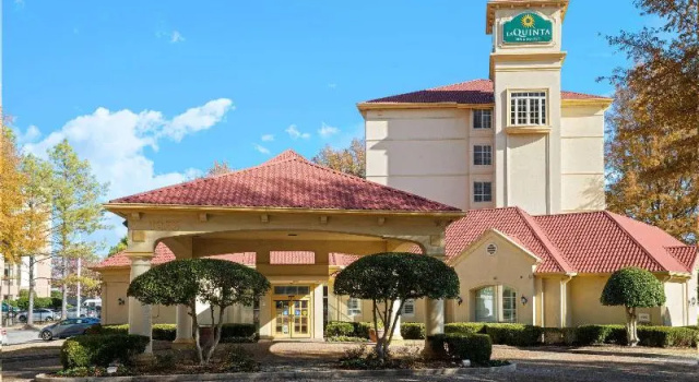 La Quinta Inn & Suites Memphis Primacy Parkway, Забронировать Отель СПА-отели Мемфиса, SPA-услуги