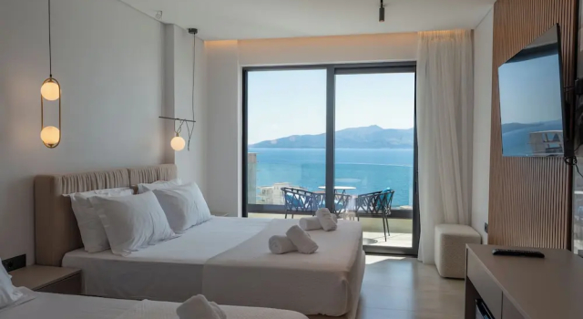 Трёхместный номер Superior с балконом и с видом на море Litan Hotel