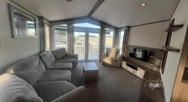 2 bed Platinum-sleeps 6-decking-free Parking