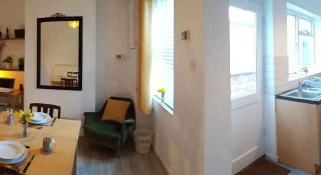 Stylish and homely space with considered work area, Забронировать Отель Норидж Норфолк