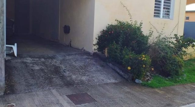 Studio in Goyave, With Wonderful City View, Furnished Garden and Wifi, Забронировать Апартаменты/квартира Гуаяв Бас-Тер