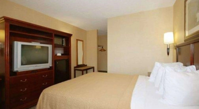 Двухместный номер Standard Quality Inn & Suites Bensalem