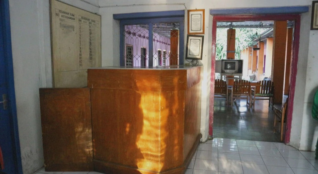 Aman Family Inn by OYO Rooms, Boek Hotel Ponorogo East Java