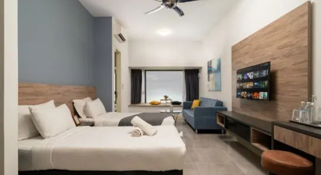 Двухместный семейный люкс с 2 комнатами Imperio Residence Seafront by Perfect Host
