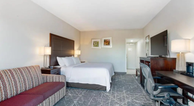 Номер Standard Orangewood Inn & Suites Kansas City Airport