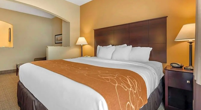 Люкс c 1 комнатой Comfort Suites near Route 66