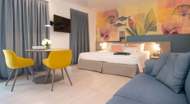 Полулюкс Hotel President