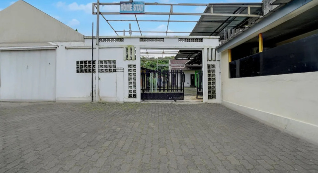 Capital O 95198 Angel Homestay, Varaa Hotelli Bekasi West Java