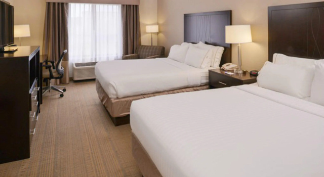 Четырёхместный номер Standard Holiday Inn Express and Suites Sikeston by IHG