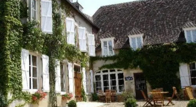 Le Relais du Lyon d'Or, Забронировать Отель Англь-сюр-Ланглен Вьен