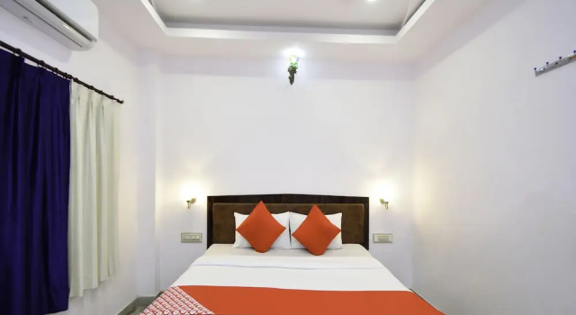 OYO 10704 Hotel Lake Haveli