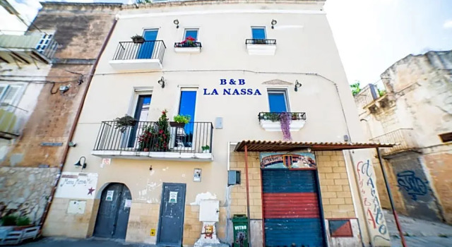 Bed & breakfast La Nassa, Забронировать Отель Таранто Саленто, рядом с Кафедральный собор Таранто