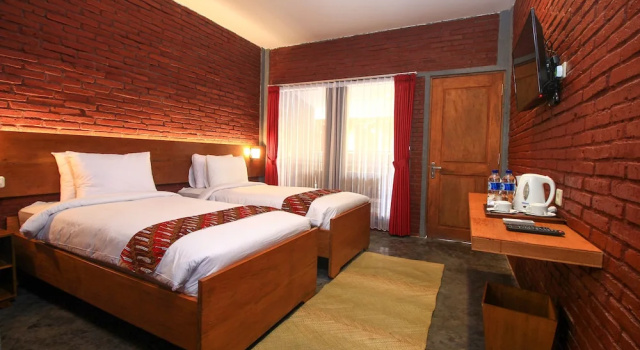 Deluxe Dvoulůžkový s manželskou postelí pokoj a výhledem na bazén Wahid Borobudur