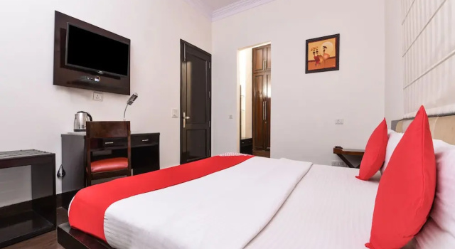 OYO 15954 Connaught mews, Забронировать Отель Connaught Place Нью-Дели