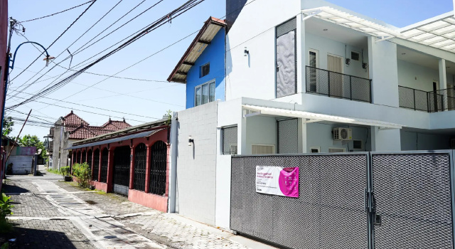 Singgahsini Sulawesi Residence Mlati Sleman, Забронировать Отель «постель и завтрак» Отели Yogyakarta Province с парковкой, Парковка
