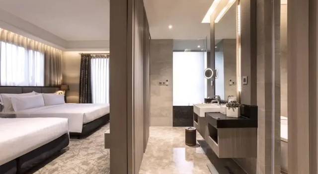 Четырёхместный номер Superior с балконом и с видом на город Hotel Valletta