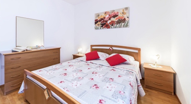 Stunning Home in Liznjan With Wifi and 3 Bedrooms