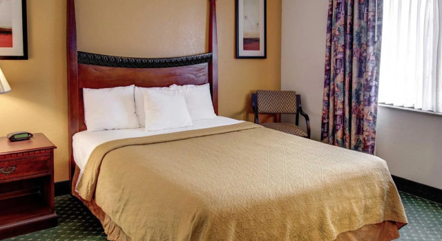 Quality Inn & Suites, Book Hotel College Park 