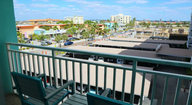 Двухместный номер Standard с балконом и с видом на город Dolphin Sands Clearwater Beach, an Ascend Collection Hotel
