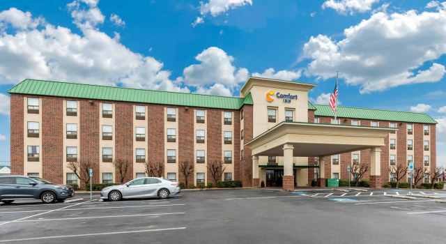 Comfort Inn Aikens Center, Забронировать Отель Мартинсберг Западная Виргиния