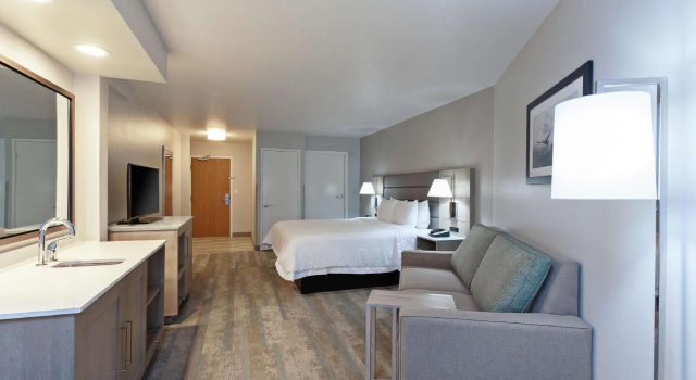 Двухместный люкс Hampton Inn & Suites Hermosa Beach