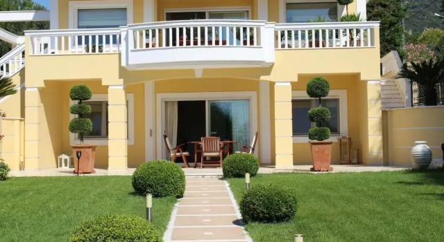 Shemesh Gardens House