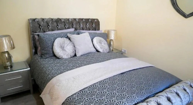 Newly Refurbished Modern Apt 10