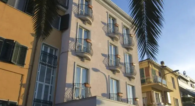 Hotel La Palazzina, Забронировать Отель Сан-Бенедетто-дель-Тронто Побережье Марке