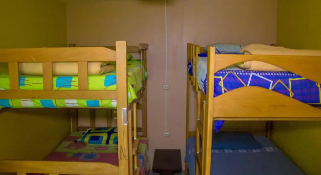 Кровать в общем номере Atenas Backpacker Hospedaje