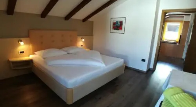 Garni Hotel Sirmian