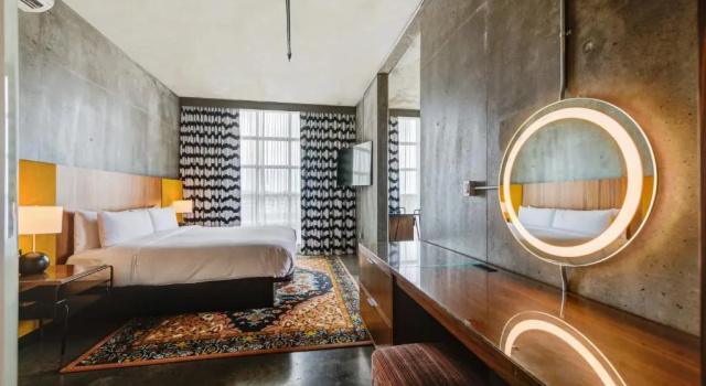 Люкс The Clara Hotel Plano, Tapestry Collection by Hilton