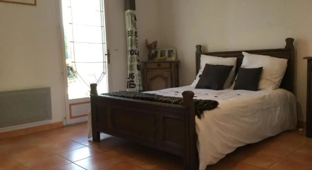 nice home rental in the hearth of the village mouriès, in the natural park of the alpilles, Забронировать Отель Мурьес Альпий