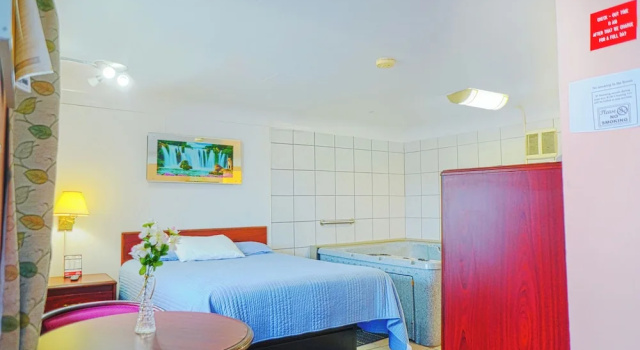 Двухместный номер Standard с балконом Bay Motel By OYO Bay City