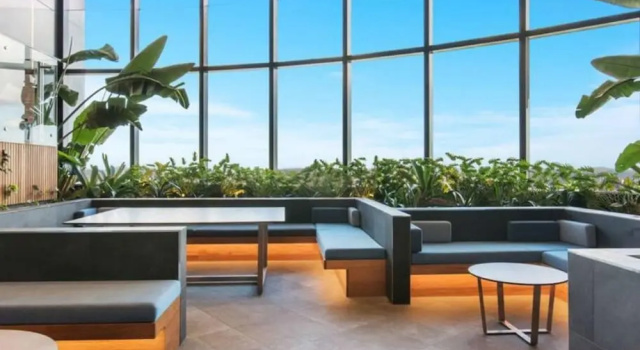 Апартаменты 2BR Luxury Skytower CBD Pool Gym Netflix