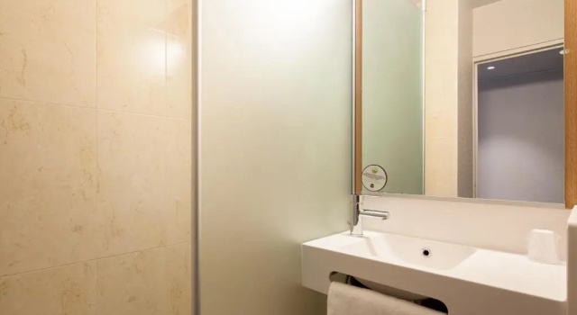 Двухместный номер Accessible B&B HOTEL Paris Porte de Châtillon