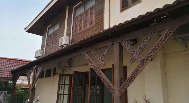 Keerawan House Rim Khong, Забронировать Гостевой дом Пхон Пхисай 