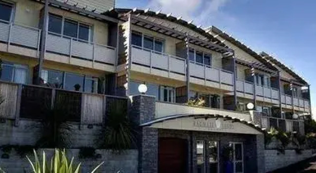 Raumati Sands Resort, Забронировать Курортный отель Отели Веллингтона с бассейном, Бассейн