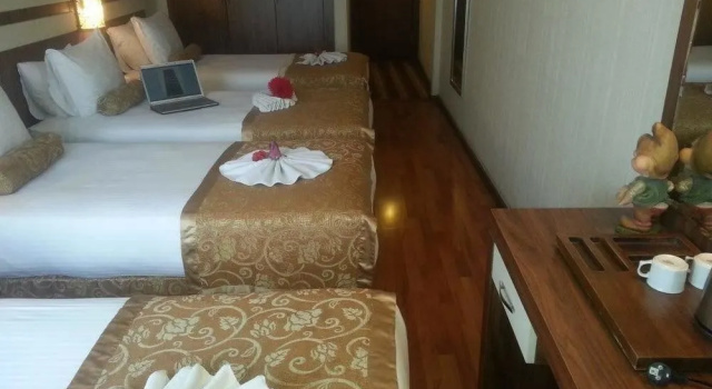 Hotel Çağyiğit, Rezervați Hotel Hoteluri în Beyoglu cu piscină, Piscină