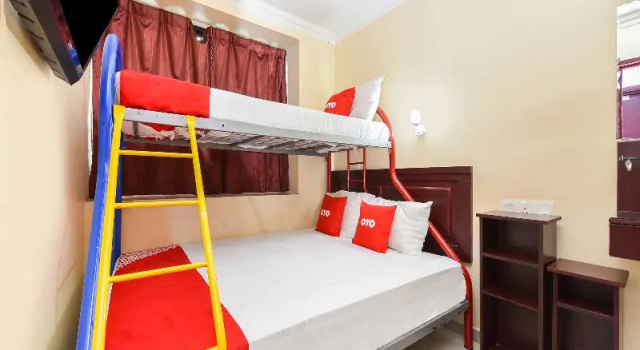 Люкс Super OYO 90562 J Hotel PJ