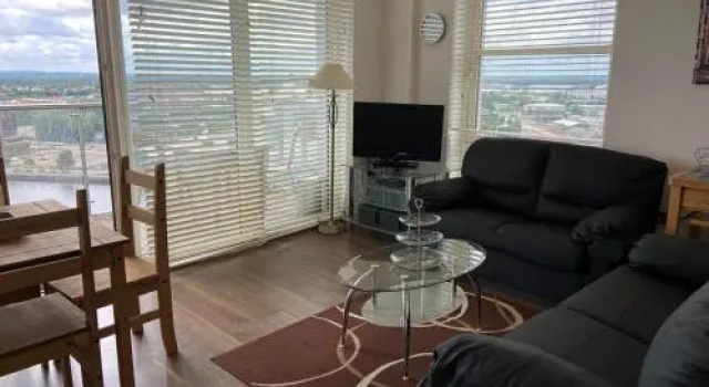 Media 2bdr apartment, Забронировать Апартаменты/квартира Солфорд 